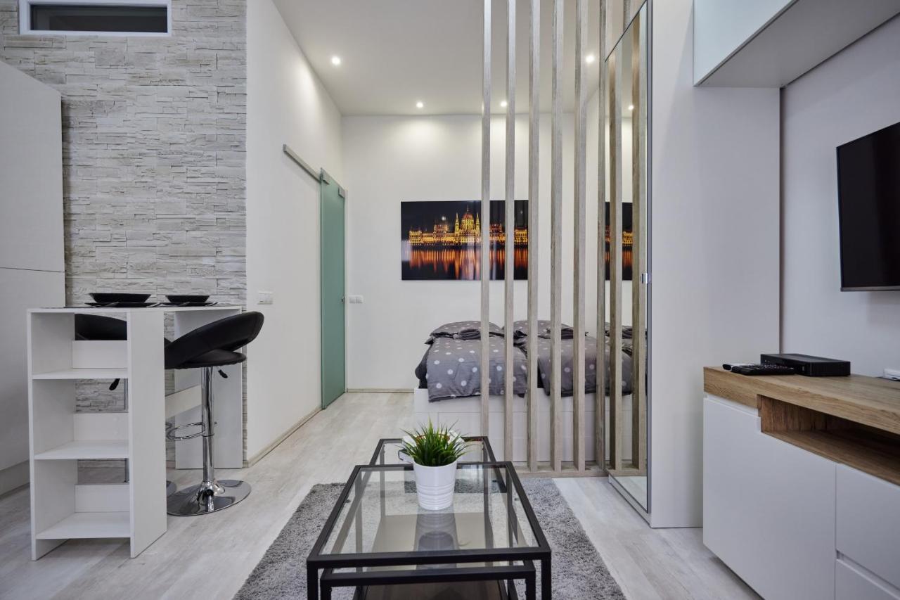 Cozy Little Apartment In Downtown Budapest Exterior photo